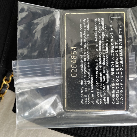 Chanel Vintage Flap - Picture 6 of 8